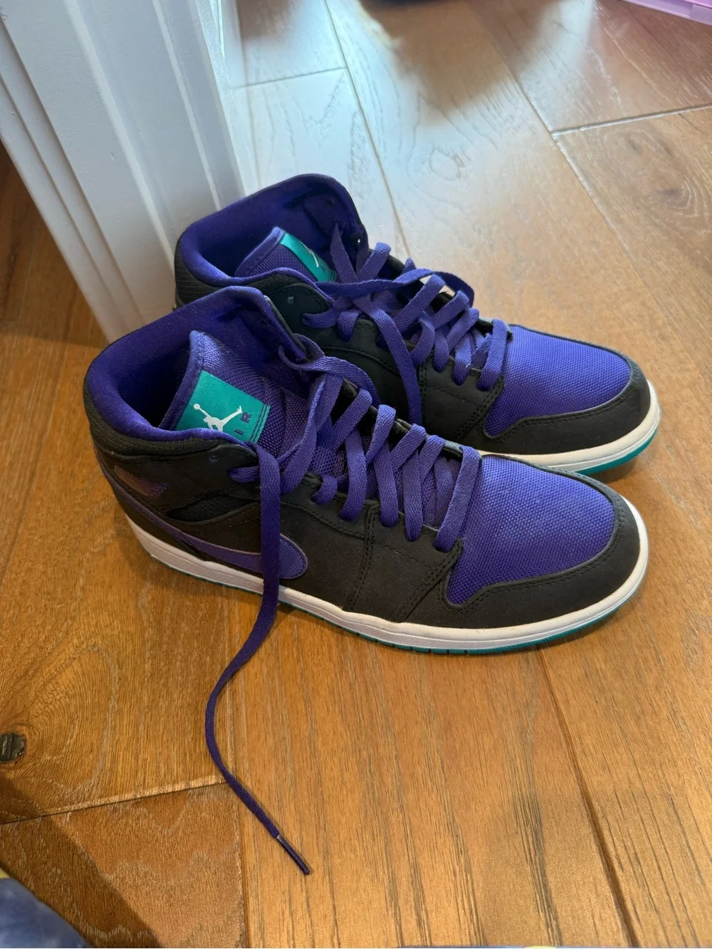 Air Jordan 1 Mid Grape Ice & Black Retro Sneakers (8)